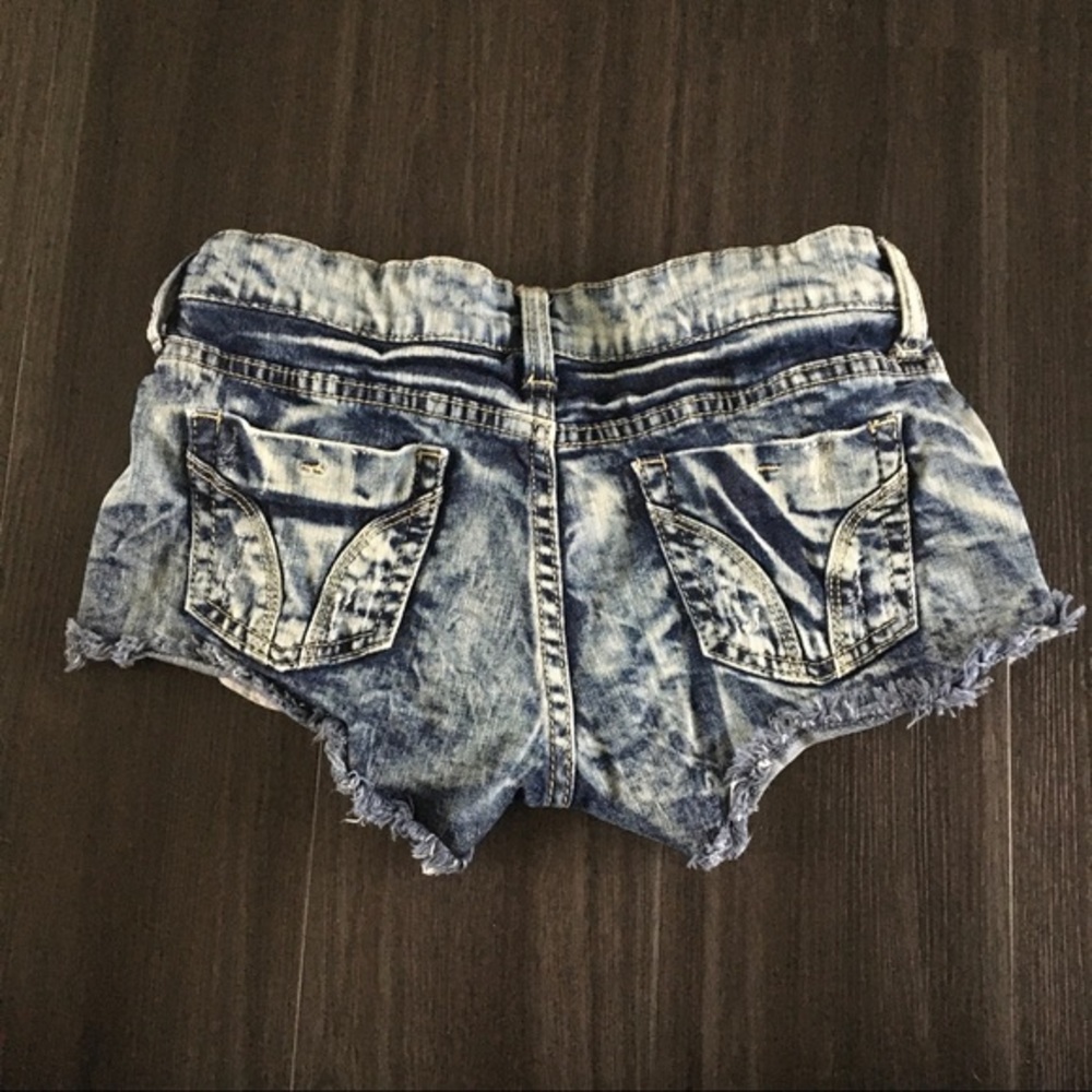 Bui Yah Kah Jean Shorts - Picture 3 of 6